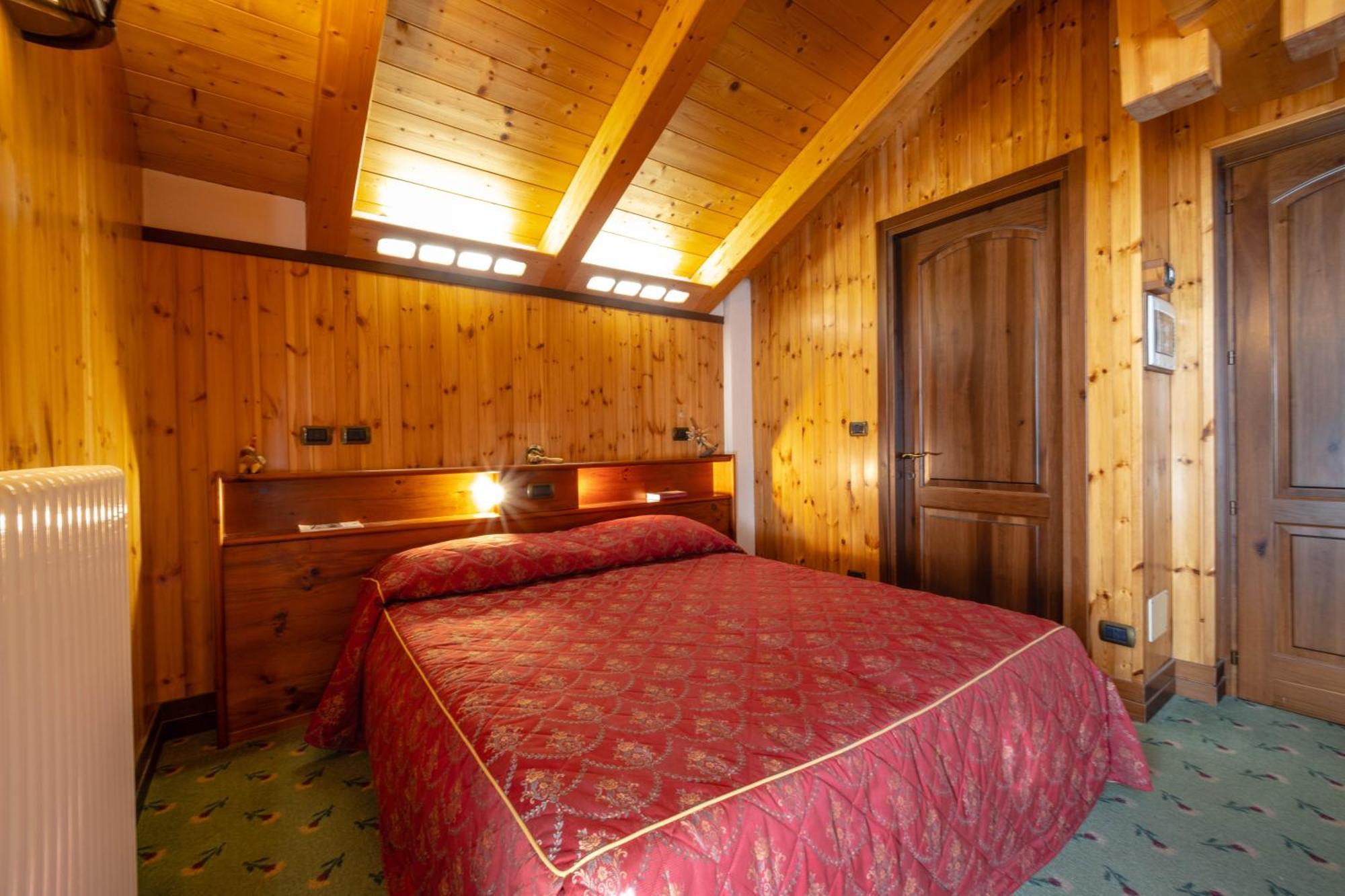 Hotel Bouton D'Or - Cogne Kültér fotó