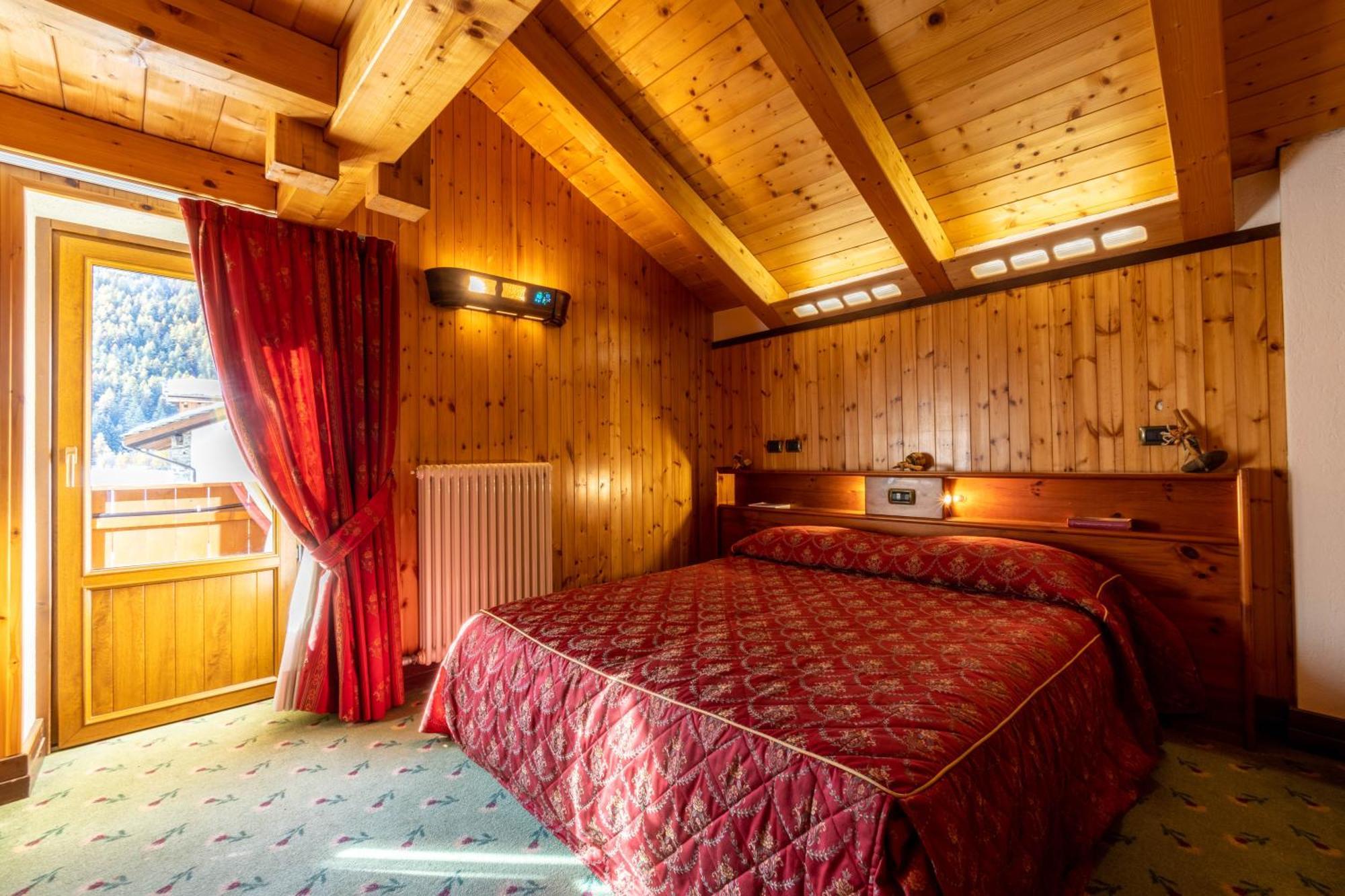 Hotel Bouton D'Or - Cogne Kültér fotó