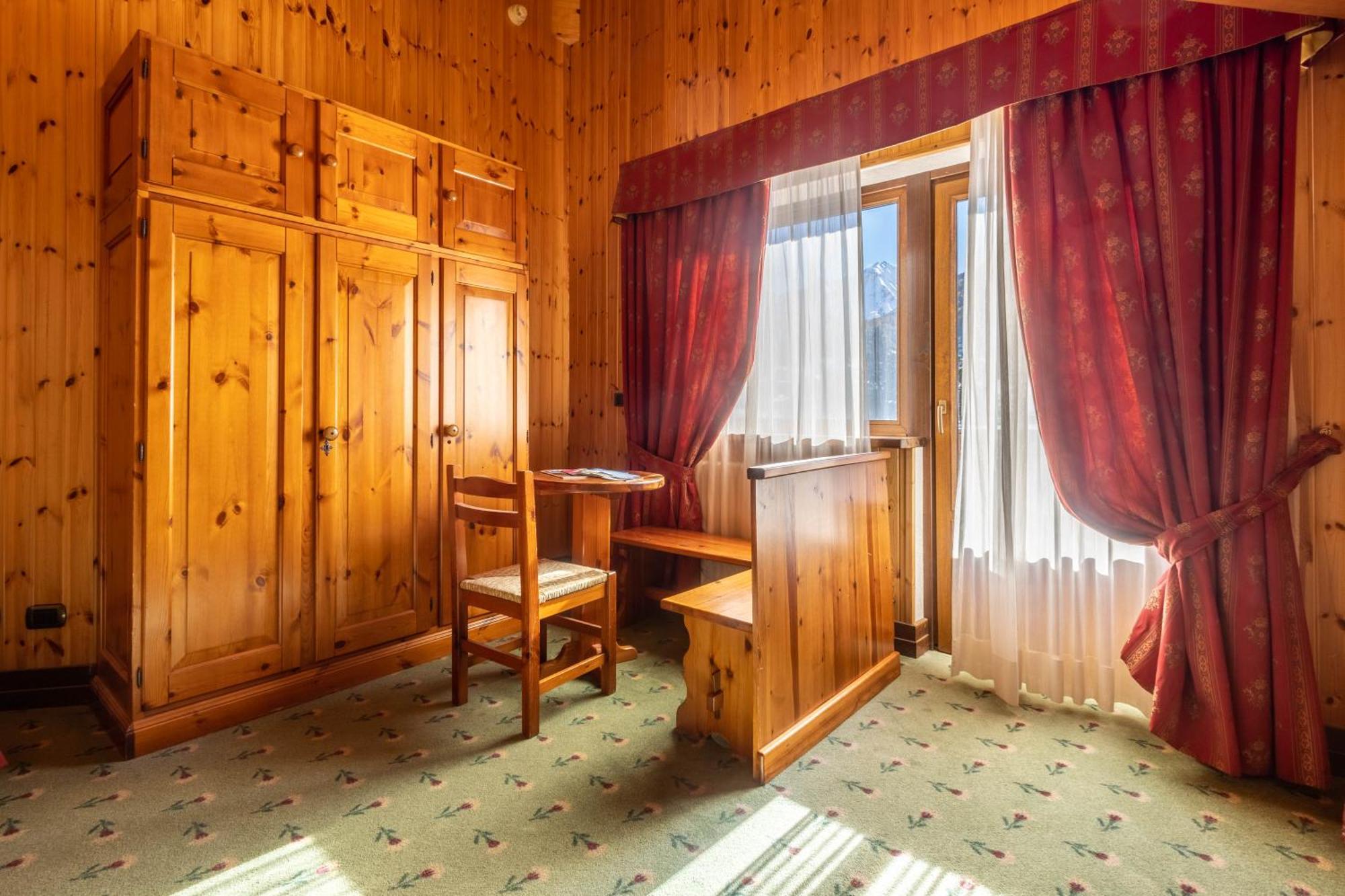 Hotel Bouton D'Or - Cogne Kültér fotó