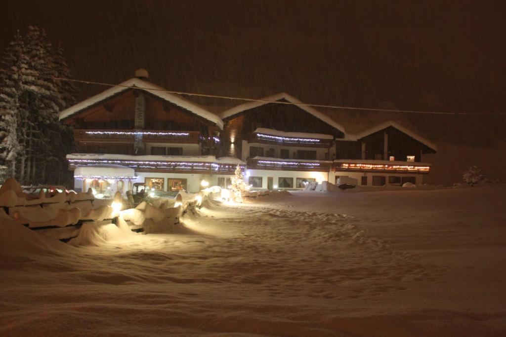 Hotel Bouton D'Or - Cogne Kültér fotó